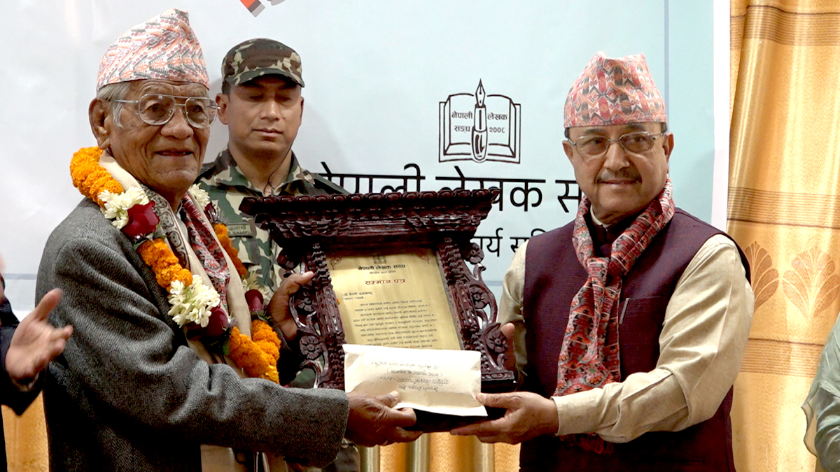 वरिष्ठ साहित्यकार काइँलालाई एक लाख राशिको पुरस्कार